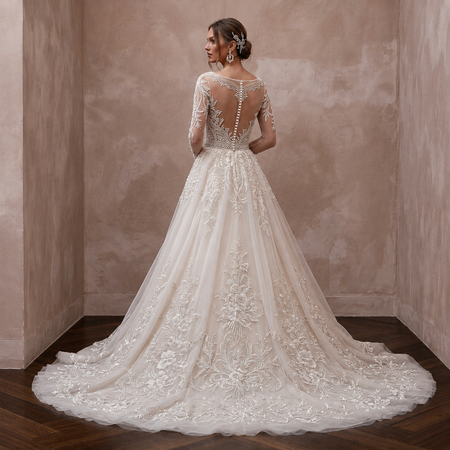 Bateau Neck Tulle Wedding Dress for a Classic Ceremony - Apparel & Accessories > Clothing > Wedding & Bridal Party Dresses > Wedding Dresses - Mignonette Bridal