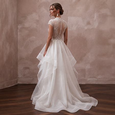 Beach Wedding Dresses with Lightweight Organza Fabrics