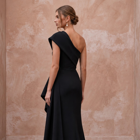 Black Minimalist Crepe Asymmetrical One-Shoulder Formal Gown