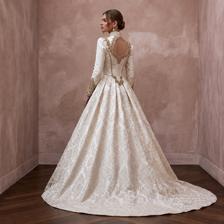 Brocade Wedding Dresses with Regal Vintage Beauty