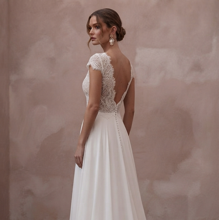 Cap Sleeve Wedding Dresses with Delicate Lace Trim