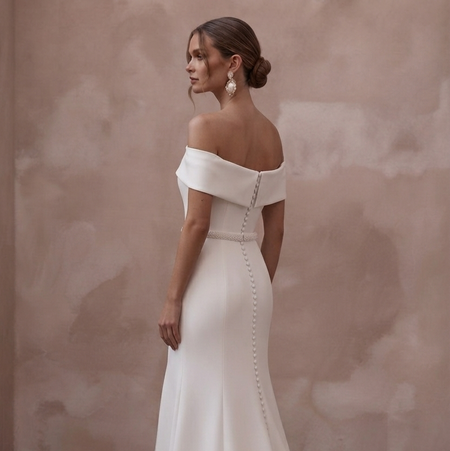 Court Train Wedding Dresses with Refined Elegance