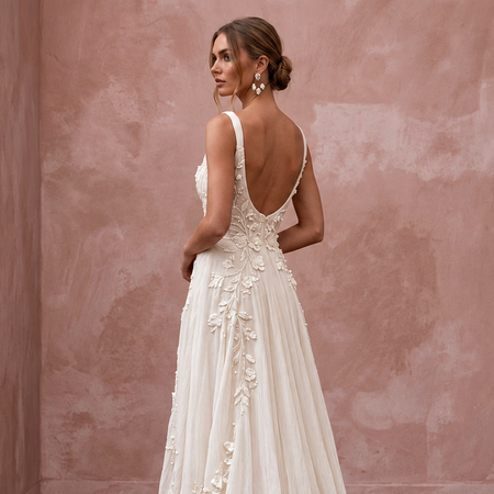 Dreamy Off-White Crinkled Silk Chiffon Wedding Dress for Anniversary