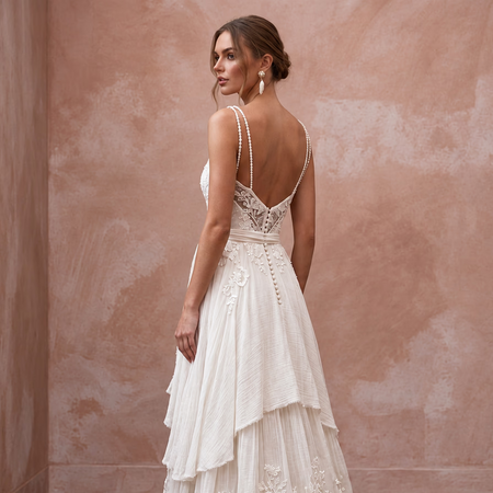 Dreamy Off-White Gauze Boho Bridal Gown for Post-Wedding Picnic