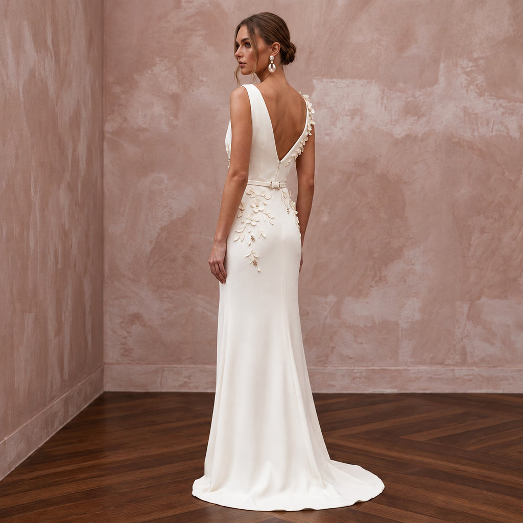 Elegant Cream Crepe de Chine Sheath Wedding Dress for Post-Wedding Brunch