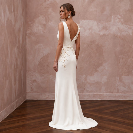 Elegant Cream Crepe de Chine Sheath Wedding Dress for Post-Wedding Brunch