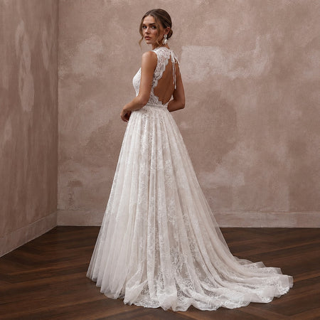 Elegant Lace Backless Wedding Dress with A-Line Silhouette