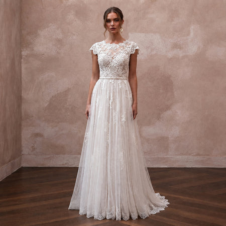Elegant Lace Bridal Gown for an Intimate Garden Ceremony - Apparel & Accessories > Clothing > Wedding & Bridal Party Dresses > Wedding Dresses - Mignonette Bridal