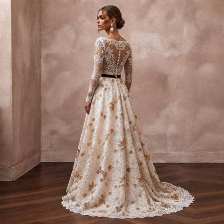 Elegant Lace Wedding Gown for a November Wedding