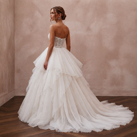 Elegant Organza Ball Gown Wedding Dress with Detachable Train