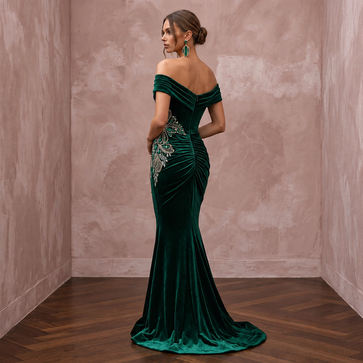 Emerald Green Velvet Off-the-Shoulder Mermaid Evening Gown for Winter Gala Secondary image