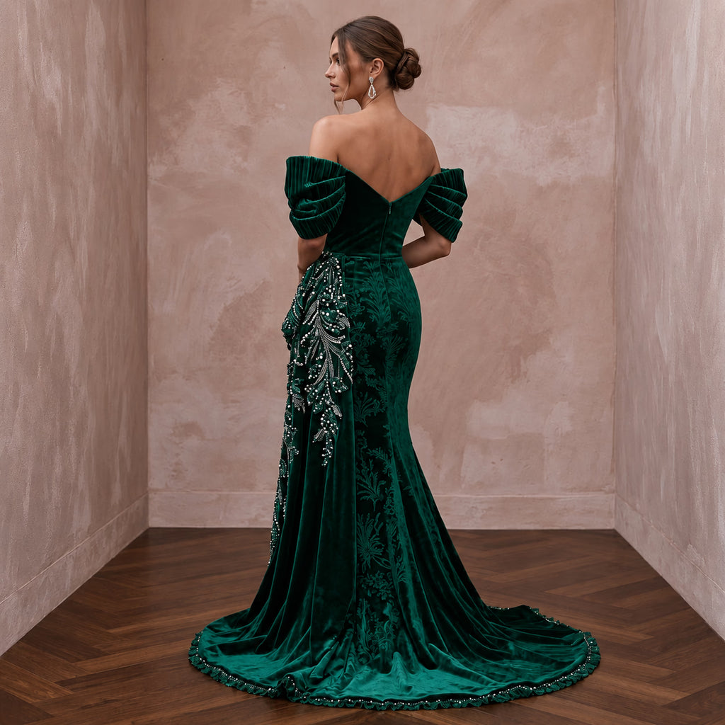 Emerald Green Velvet Off-the-Shoulder Mermaid Evening Gown for Winter Gala