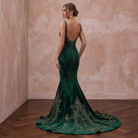 Emerald Green Velvet Sweetheart Neckline Mermaid Dress - Apparel & Accessories > Clothing > Wedding & Bridal Party Dresses > Wedding Dresses - Mignonette Bridal