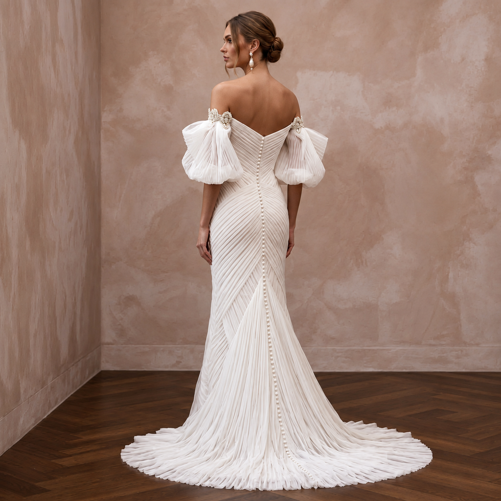 Fashion-Forward Tulle Bridal Dress with Detachable Sleeves