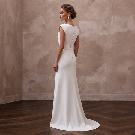 Italian Crepe Wedding Dresses with Sleek Minimalism