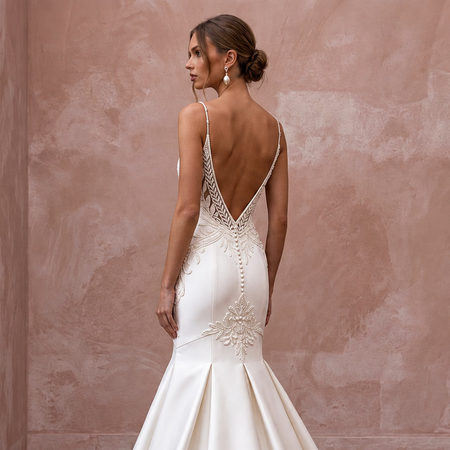 Ivory Matte Satin Sweetheart Neckline Trumpet Gown for Formal Ceremony