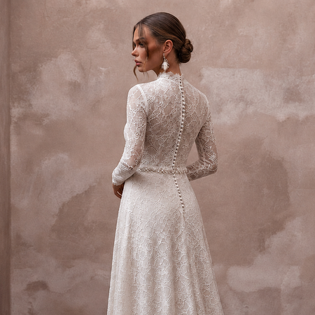 Long Sleeve Chantilly Lace Wedding Dresses with Romantic Style