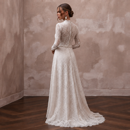 Long Sleeve Chantilly Lace Wedding Dresses with Romantic Style