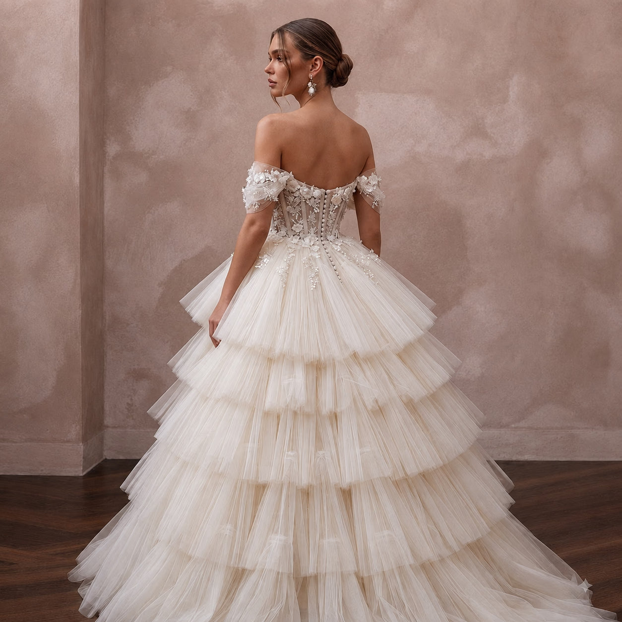 Luxury Wedding Dresses with Layered Tulle Ball Gowns Secondary image