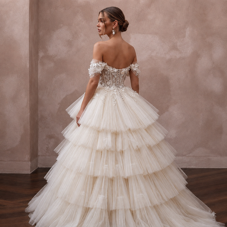 Luxury Wedding Dresses with Layered Tulle Ball Gowns