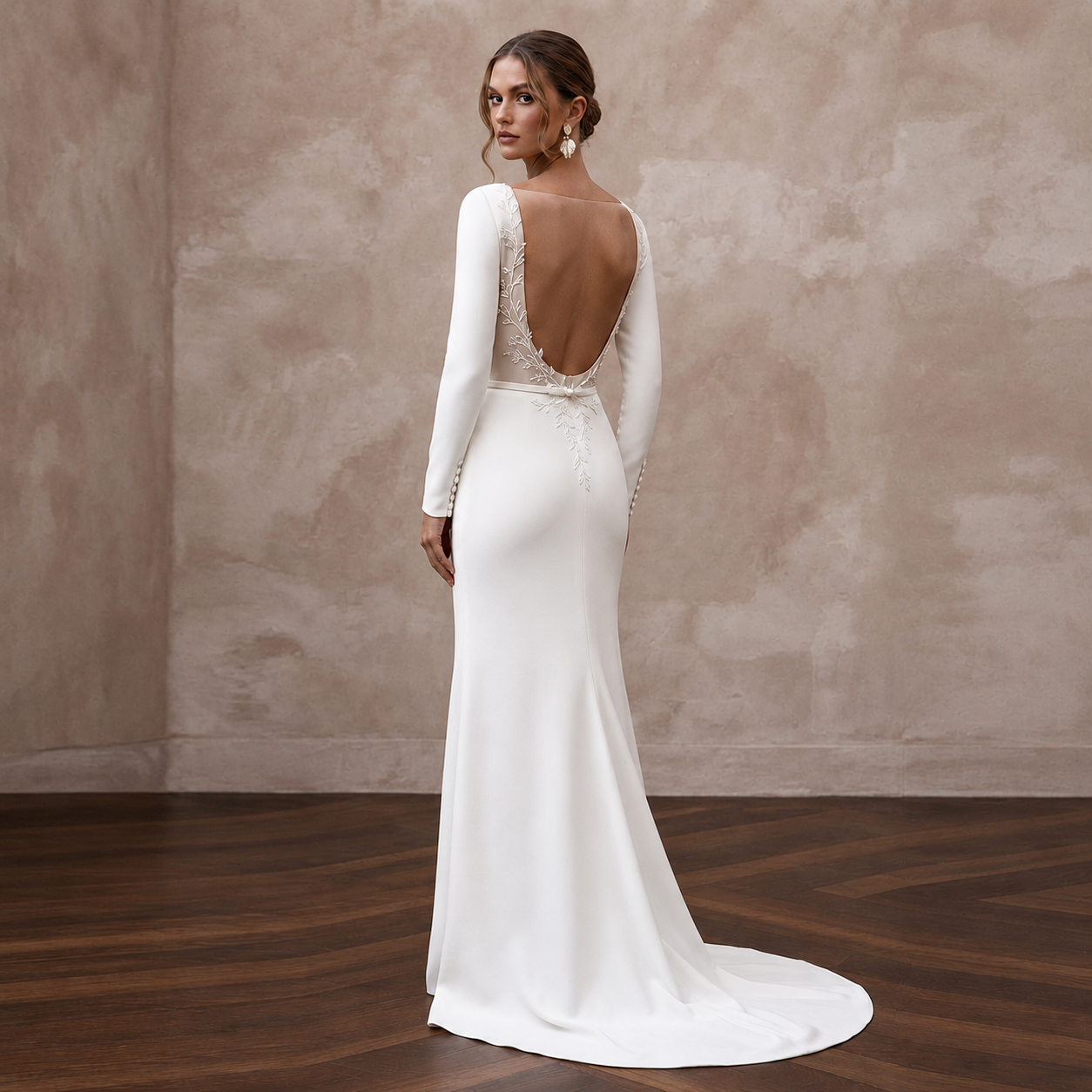 Minimalist Crepe Bridal Dress for a Garden Wedding Secondary image