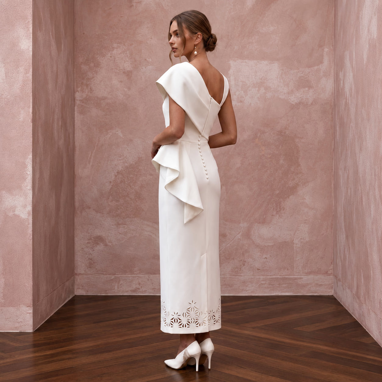 Minimalist Diamond White Stretch Crepe Wedding Dress for New Year Brunch Secondary image
