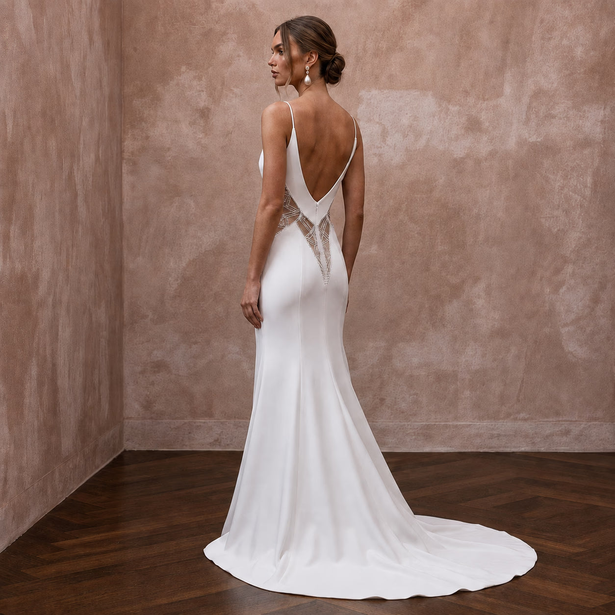 Minimalist White Jersey Mermaid Wedding Dress for Beach Elopement Secondary image