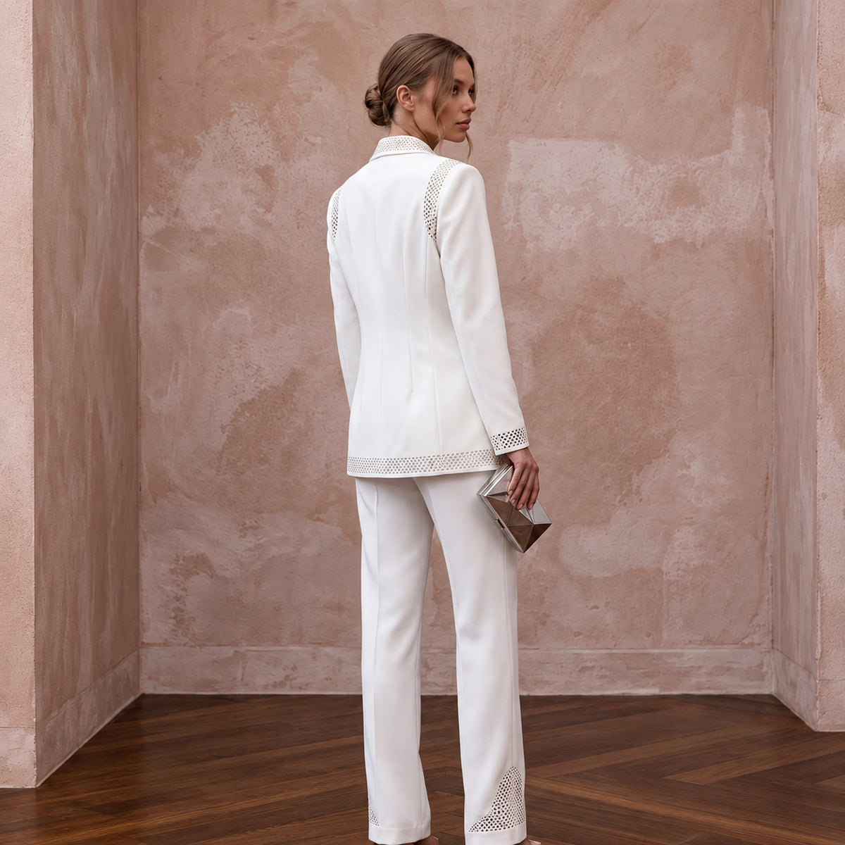 Minimalist White Stretch Crepe Tailored Suit with Oversized Blazer
