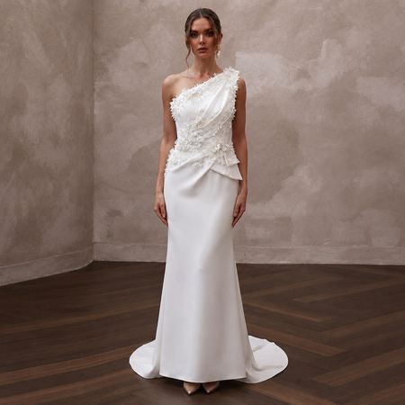 Modern Crepe Wedding Gown for a City Hall Elopement