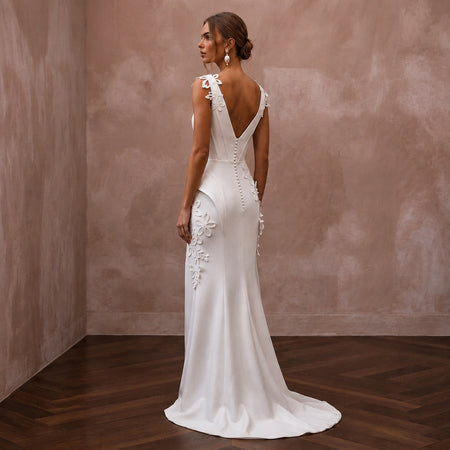 Modern Crepe Wedding Gown for a Contemporary Winery Ceremony
