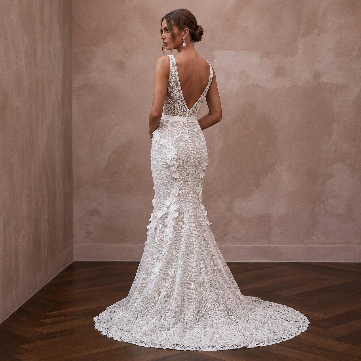 Modern Lace Trumpet Wedding Dress with V-Neck Secondary image