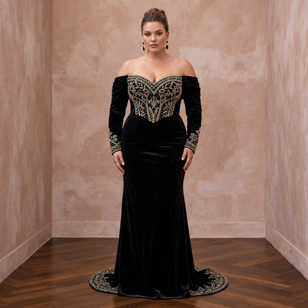 Plus Size Black Velvet Off-the-Shoulder Sweetheart Gown