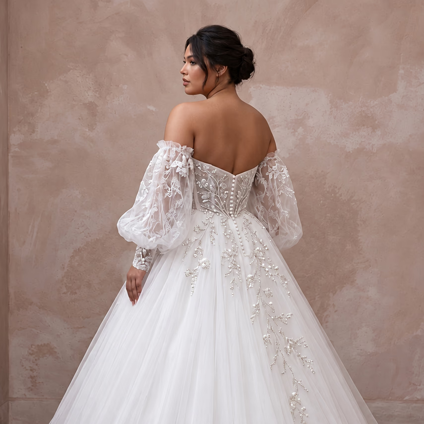 Plus Size White Tulle Sweetheart Neckline Ball Gown with Detachable Sleeves