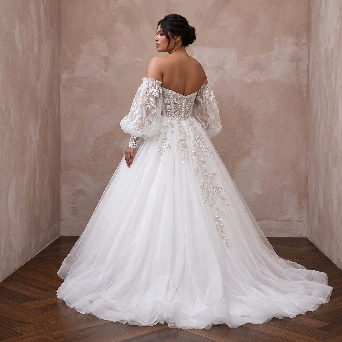 Plus Size White Tulle Sweetheart Neckline Ball Gown with Detachable Sleeves