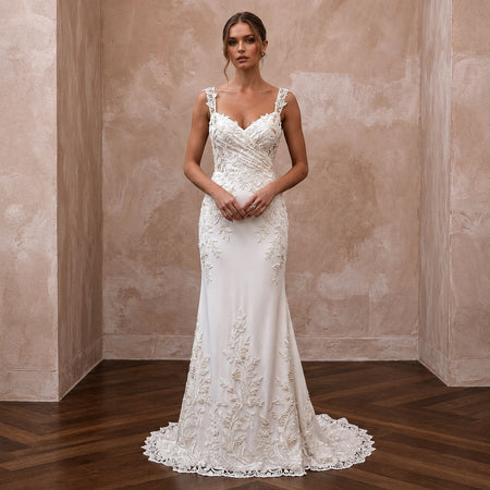 Romantic Crepe Wedding Dress for an Autumn Courthouse Ceremony