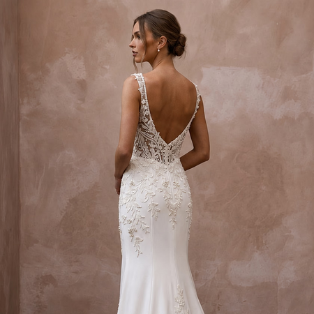 Romantic Crepe Wedding Dress for an Autumn Courthouse Ceremony