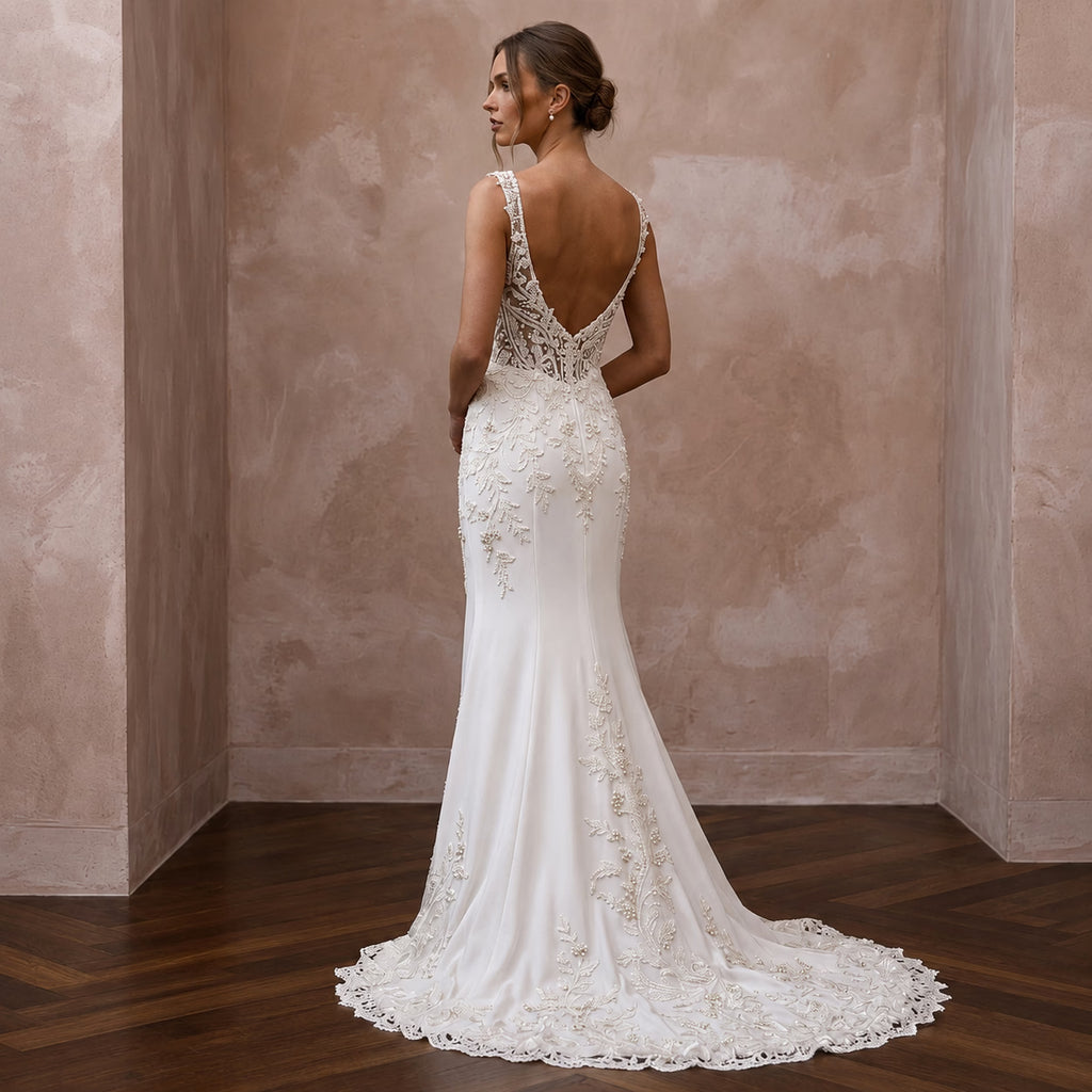 Romantic Crepe Wedding Dress for an Autumn Courthouse Ceremony