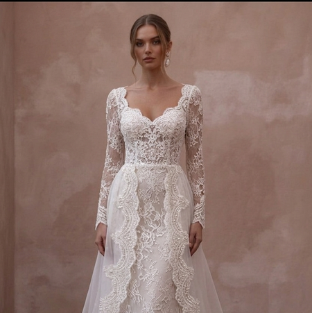 Scalloped Lace Wedding Dresses with Romantic Hemlines