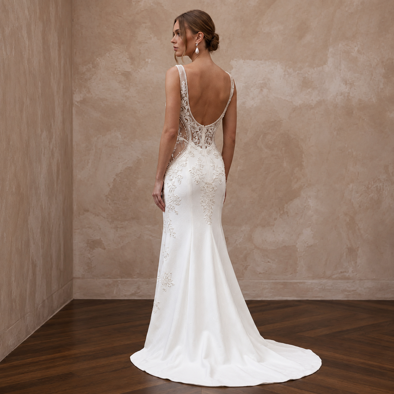 Scoop Neck Lace Wedding Dress for a Vintage Ceremony Secondary image