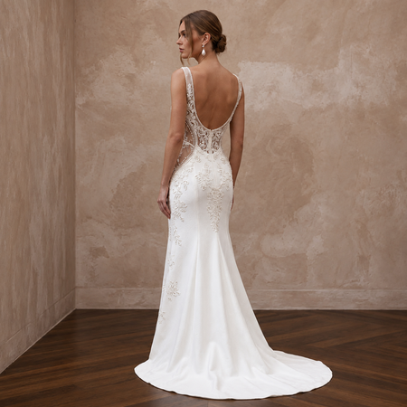 Elegant scoop neck lace wedding dress with intricate detailing, perfect for a vintage ceremony. Back view showcased.
