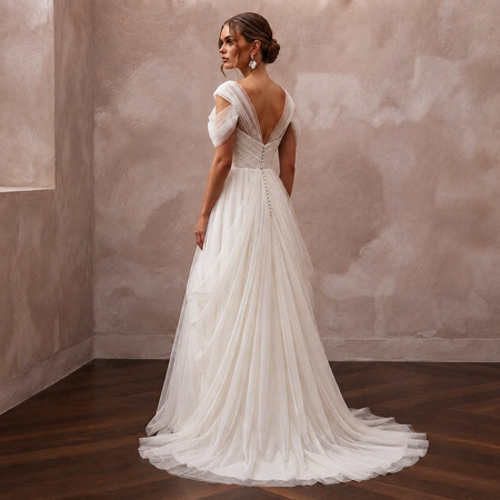 Scoop Neck Wedding Dresses with Romantic Draping