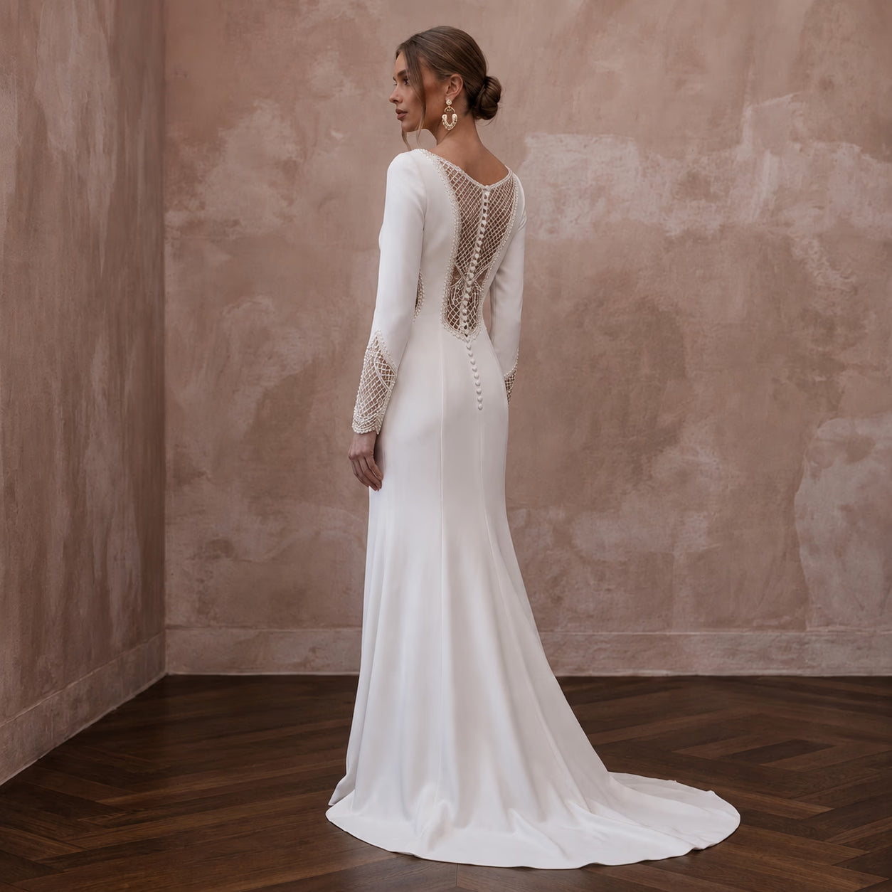 Simple Crepe Wedding Dress with Long Sleeves for a Civil Wedding Secondary image