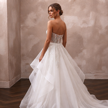 Soft Organza Wedding Dresses with Layered Ball Gown Skirts
