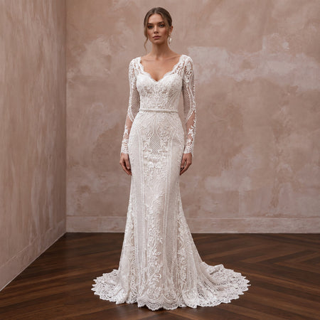 Sophisticated Lace Wedding Dress with Long Sleeves