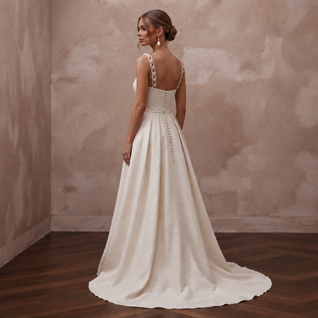 Sustainable Wedding Dresses with Organic Silk Fabrics