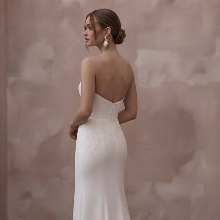 Sweep Train Wedding Dresses with Elegant Simplicity - Apparel & Accessories > Clothing > Wedding & Bridal Party Dresses > Wedding Dresses - Mignonette