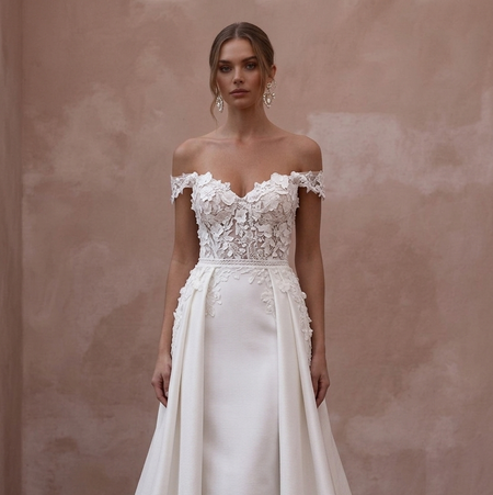 Sweetheart Neck Wedding Dresses with Floral Lace Details