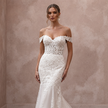 Trumpet Lace Wedding Dresses with Elegant Trains