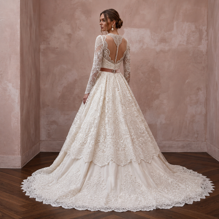 Vintage-Inspired Antique White Lace Ball Gown Bridal Dress for Themed Elopement