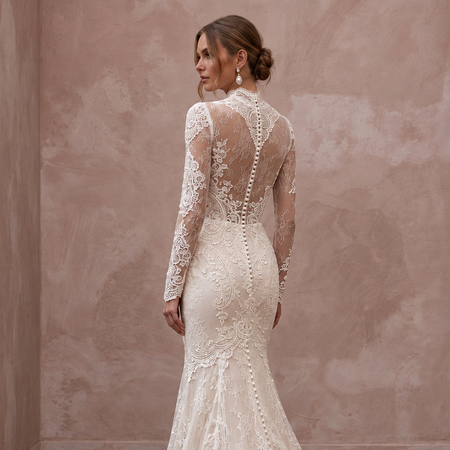 Vintage-Inspired Cream Chantilly Lace Long Sleeve Mermaid Wedding Dress